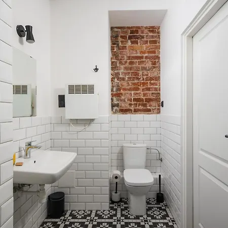 Hoza 35 Centre By Bookinghost