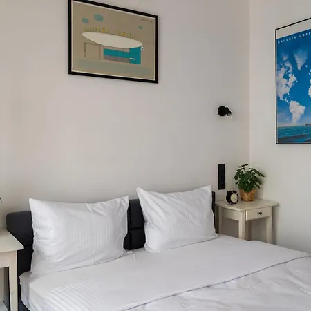 Hoza 35 Centre By Bookinghost